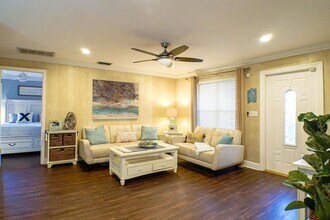 7189 Vassar Dr in Ft. Myers, FL - Building Photo - Building Photo