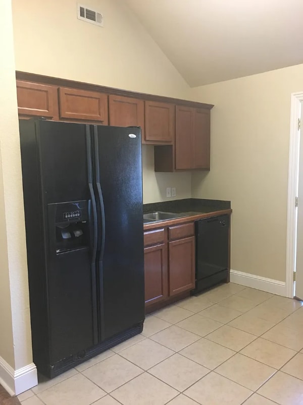 890 W Cato Springs Rd in Fayetteville, AR - Building Photo - Building Photo