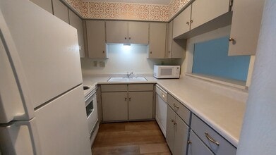 1214 Hi Stirrup in Horseshoe Bay, TX - Building Photo - Building Photo