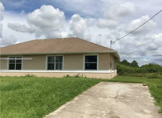 4612-4624 24th St SW in Lehigh Acres, FL - Building Photo - Building Photo