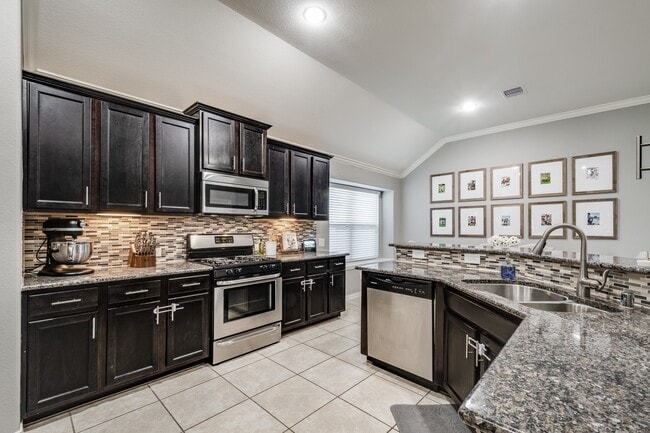 4431 Ambrosia Ln in Baytown, TX - Building Photo - Building Photo