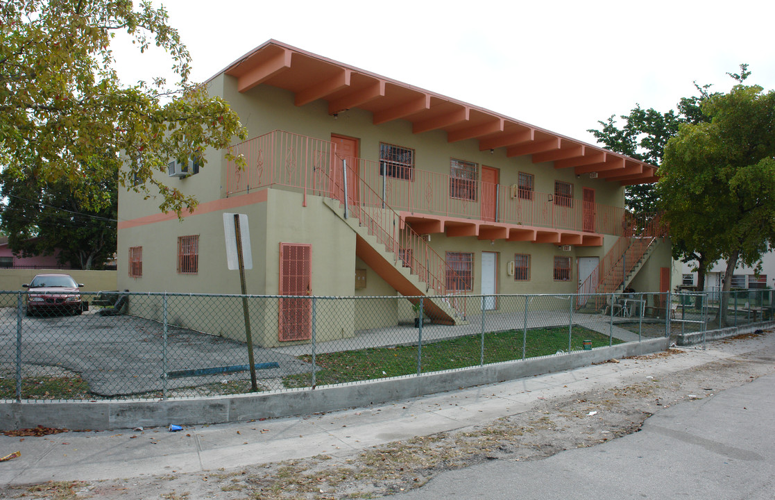 92 NE 65th St in Miami, FL - Building Photo