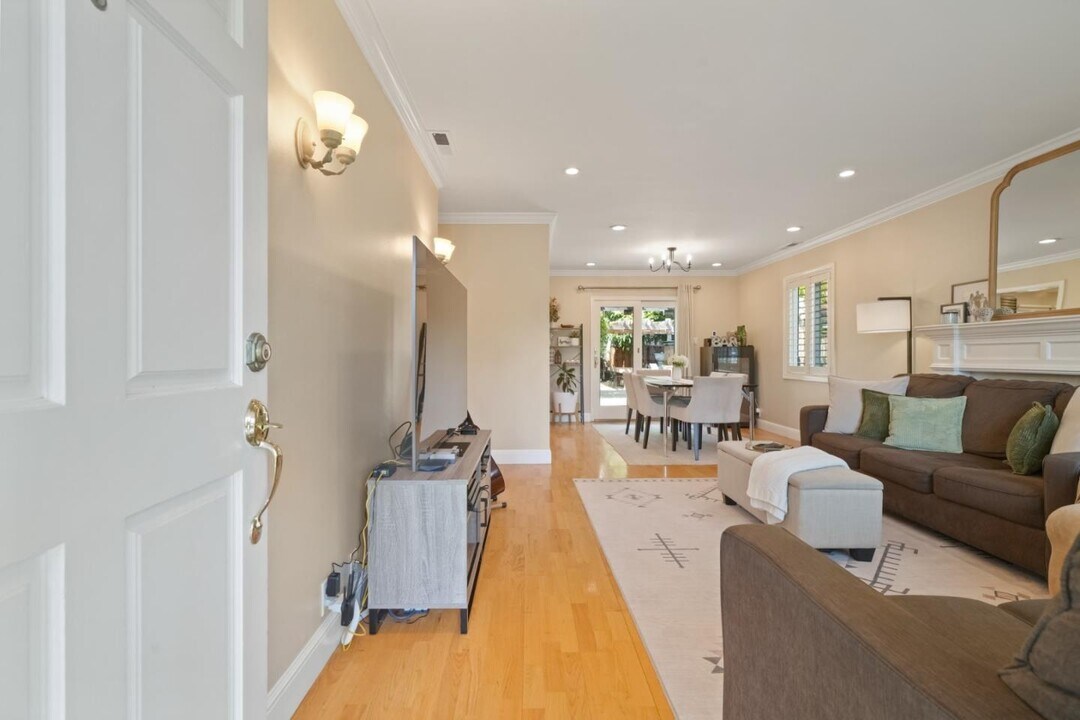 3172 Morris Dr in Palo Alto, CA - Building Photo