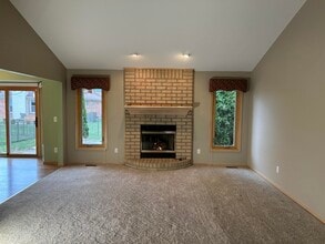 21878 E Sunset Dr in Macomb, MI - Building Photo - Building Photo