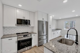 14 Wren Way in Howell, NJ - Building Photo - Building Photo