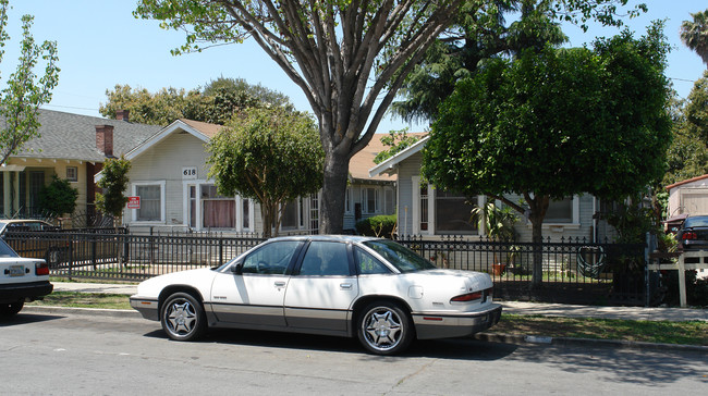 618 S Van Ness Ave in Santa Ana, CA - Building Photo - Building Photo