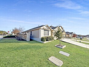 13130 Desana Spgs in Saint Hedwig, TX - Building Photo - Building Photo