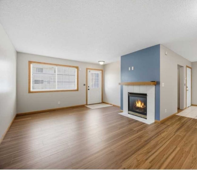 17433 Glacier Wy in Lakeville, MN - Foto de edificio - Building Photo