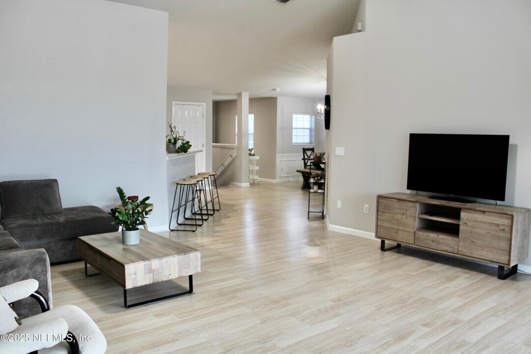 6518 White Blossom Cir in Jacksonville, FL - Foto de edificio