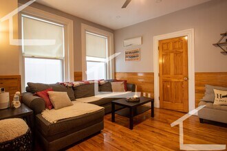 117 Elm St in Newton, MA - Foto de edificio - Building Photo