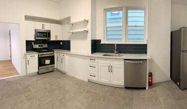 124 73rd St in North Bergen, NJ - Foto de edificio - Building Photo