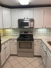 102 Bainbridge Dr NW in Atlanta, GA - Building Photo - Building Photo