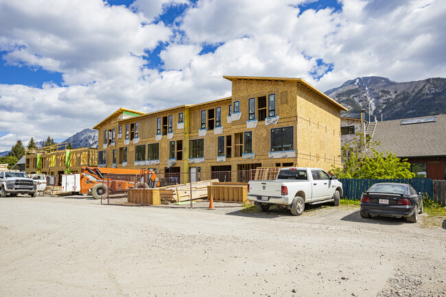 1326 1 Av in Canmore, AB - Building Photo - Building Photo