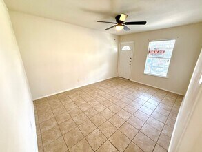 520 Prado St in San Antonio, TX - Building Photo - Building Photo