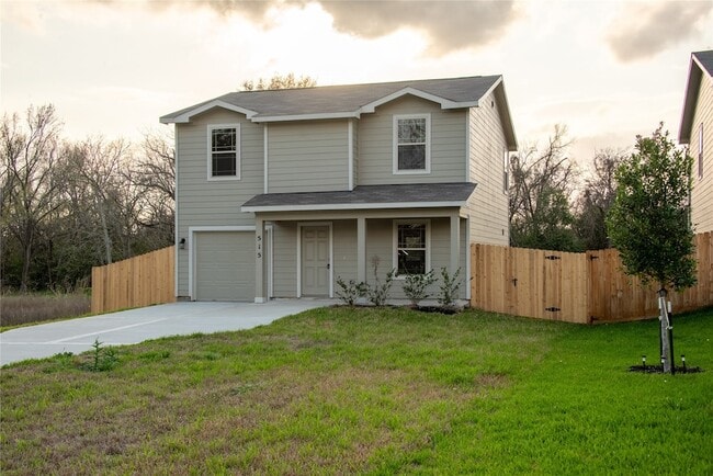 515 16th St in Hempstead, TX - Foto de edificio - Building Photo