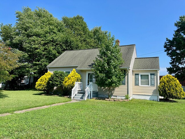 2301 Dominion Ave in Norfolk, VA - Building Photo - Building Photo