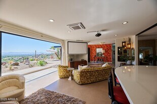 4016 E Flynn Ln in Paradise Valley, AZ - Building Photo