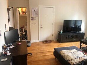 1152 W Cornelia Ave-Unit -1152-2 in Chicago, IL - Building Photo - Building Photo