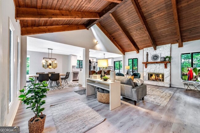 property at 3870 Northpoint Dr