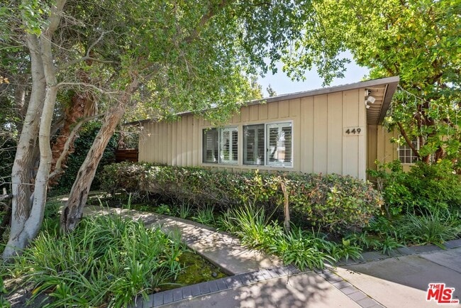 property at 449 N Bundy Dr