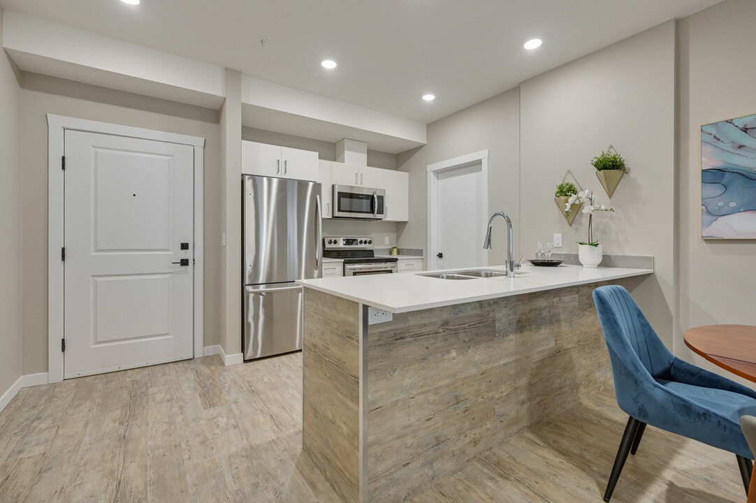 Emerald Hills Landing in Sherwood Park, AB - Building Photo