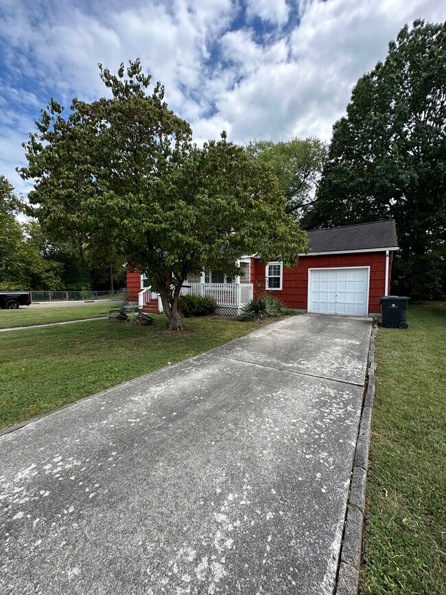 2414 Fairmont Blvd in Knoxville, TN - Building Photo - Building Photo