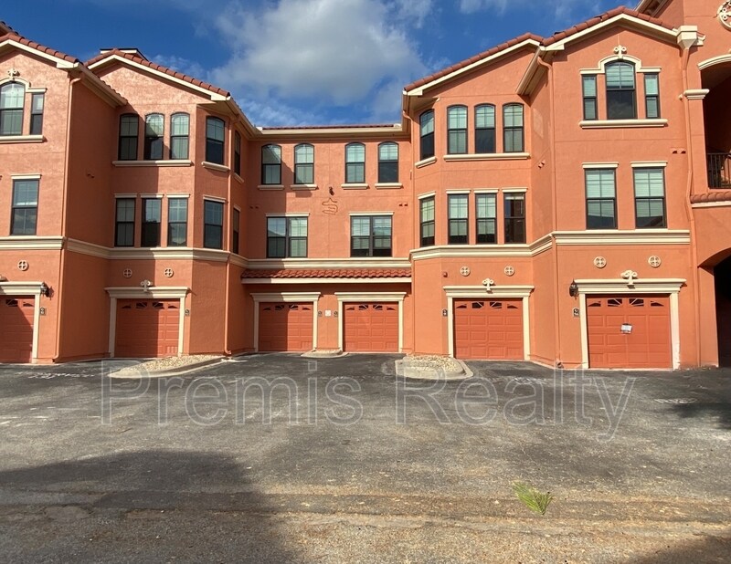 2732 Via Murano in Clearwater, FL - Building Photo