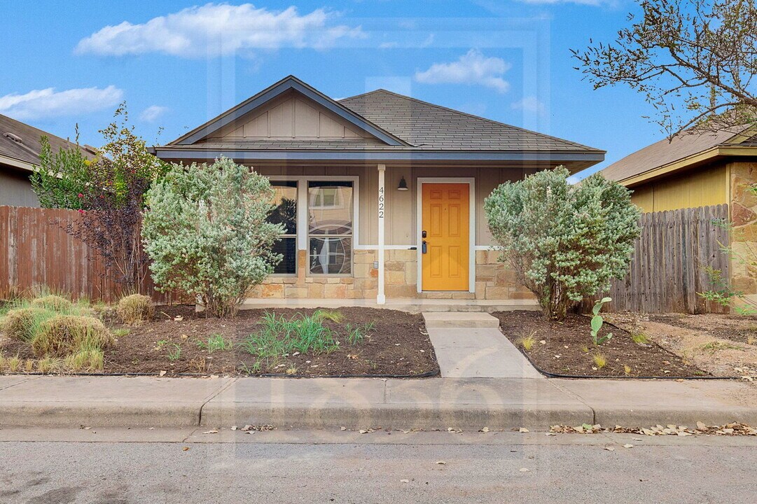 4622 Credo Lane in Austin, TX - Building Photo