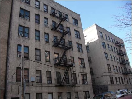 2105 Walton Ave in Bronx, NY - Foto de edificio