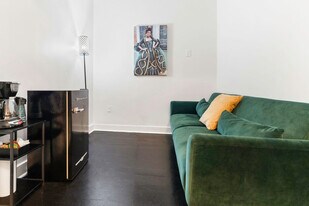 508 Chartres St in New Orleans, LA - Building Photo