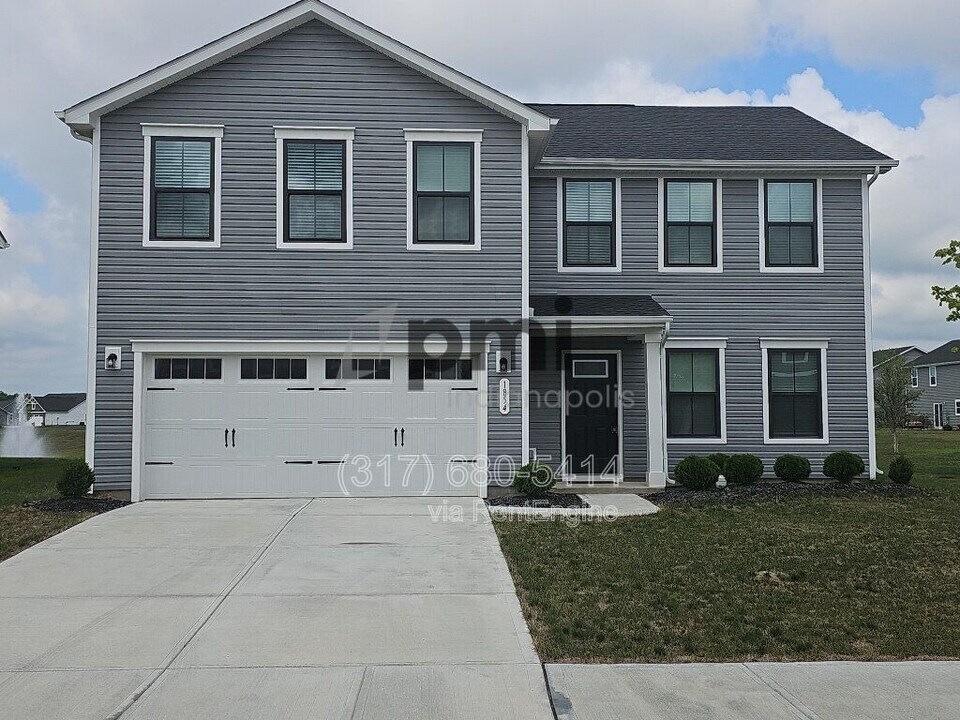 1854 Cascades Dr in Greenfield, IN - Building Photo