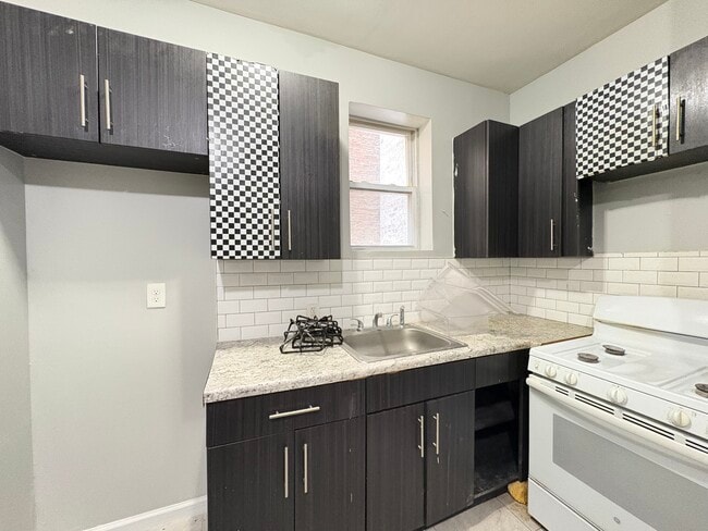 522 Central Ave, Unit 201