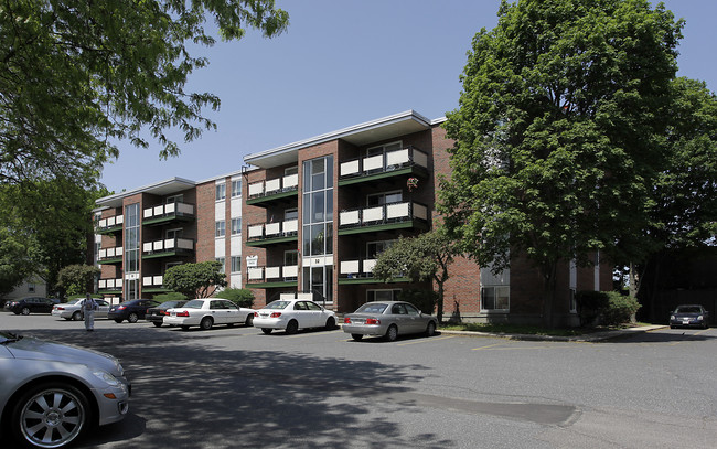 30-42 Sierra Rd in Hyde Park, MA - Foto de edificio - Building Photo