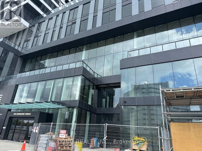 4015 The Exchange in Mississauga, ON - Building Photo - Building Photo