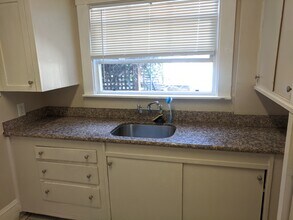 2815 Harrison St, Unit 1 in Oakland, CA - Building Photo - Building Photo
