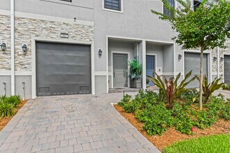 864 NW 3rd Terrace in Pompano Beach, FL - Building Photo - Building Photo