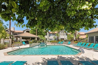 9600 N 96th St in Scottsdale, AZ - Foto de edificio - Building Photo