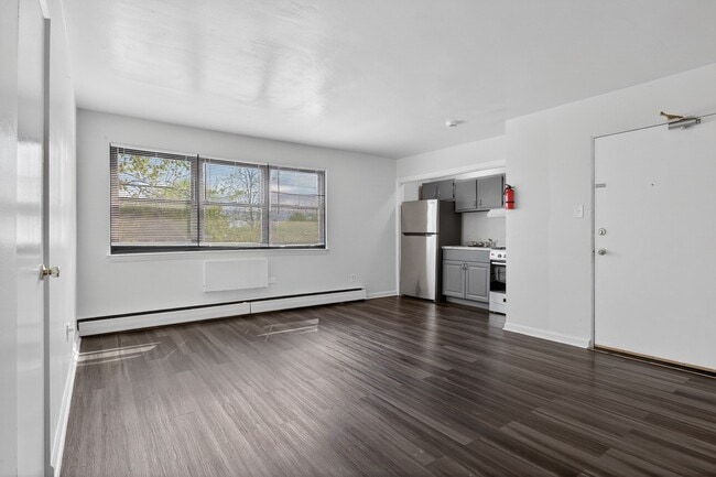 9-15 Sanhican Dr, Unit 1A in Trenton, NJ - Foto de edificio - Building Photo