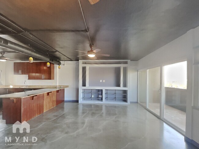 349 E Thomas Rd in Phoenix, AZ - Foto de edificio - Building Photo