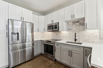 2478 S Delaware St in Denver, CO - Building Photo - Building Photo