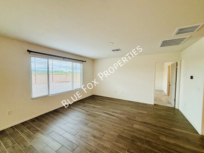 6563 W Camino Pizarro in Tucson, AZ - Building Photo - Building Photo