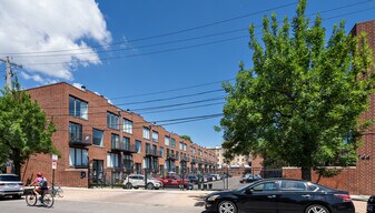 939 W Grace St, Unit 954B-201 in Chicago, IL - Building Photo