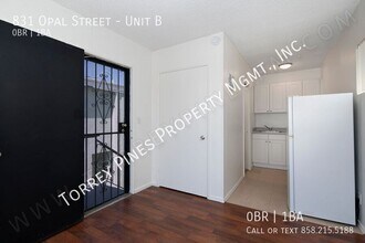 831 Opal St in San Diego, CA - Building Photo - Building Photo