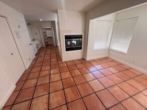 5339 W Sweet Ct in Visalia, CA - Building Photo - Building Photo