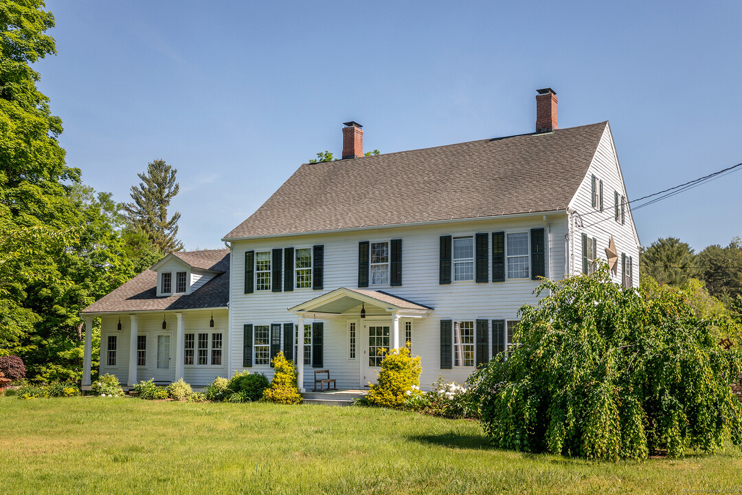 16 Furnace Brook Rd in Cornwall, CT - Building Photo