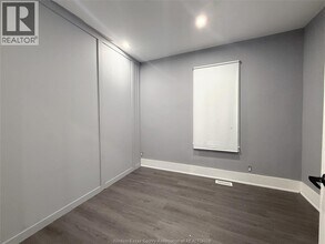 958 Lillian Ave in Windsor, ON - Building Photo - Building Photo