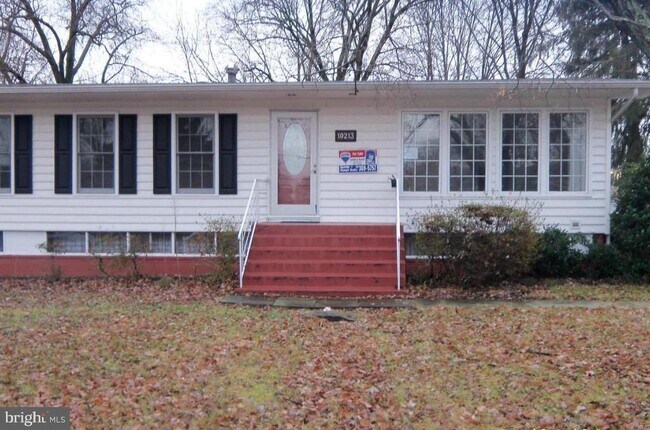 10213 Rodgers Rd in Fairfax, VA - Building Photo - Building Photo