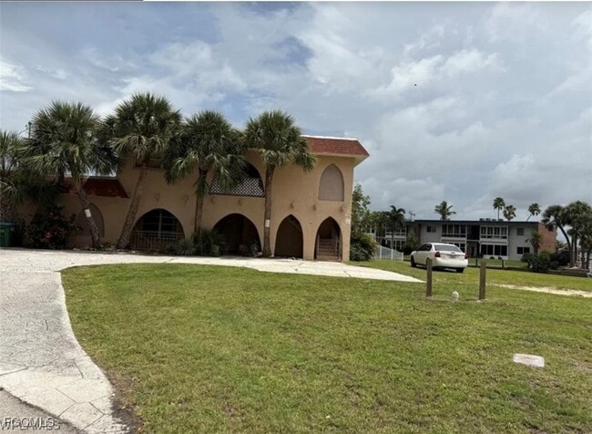 property at 5101 Manor Ct