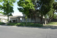 1903 Shadow Brook Dr in Merced, CA - Foto de edificio - Building Photo