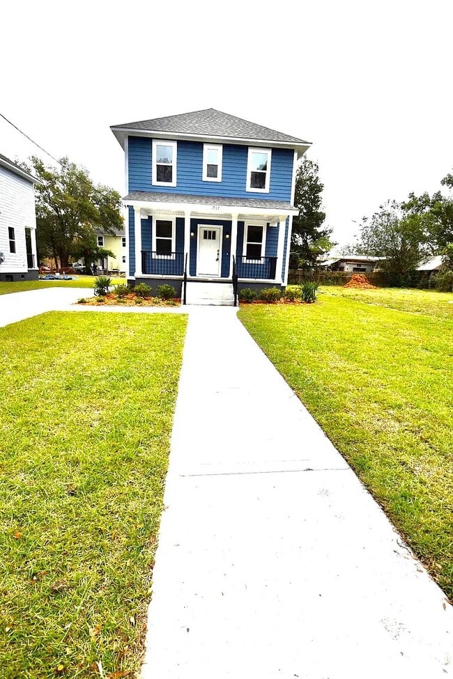 property at 1907 Grayson St